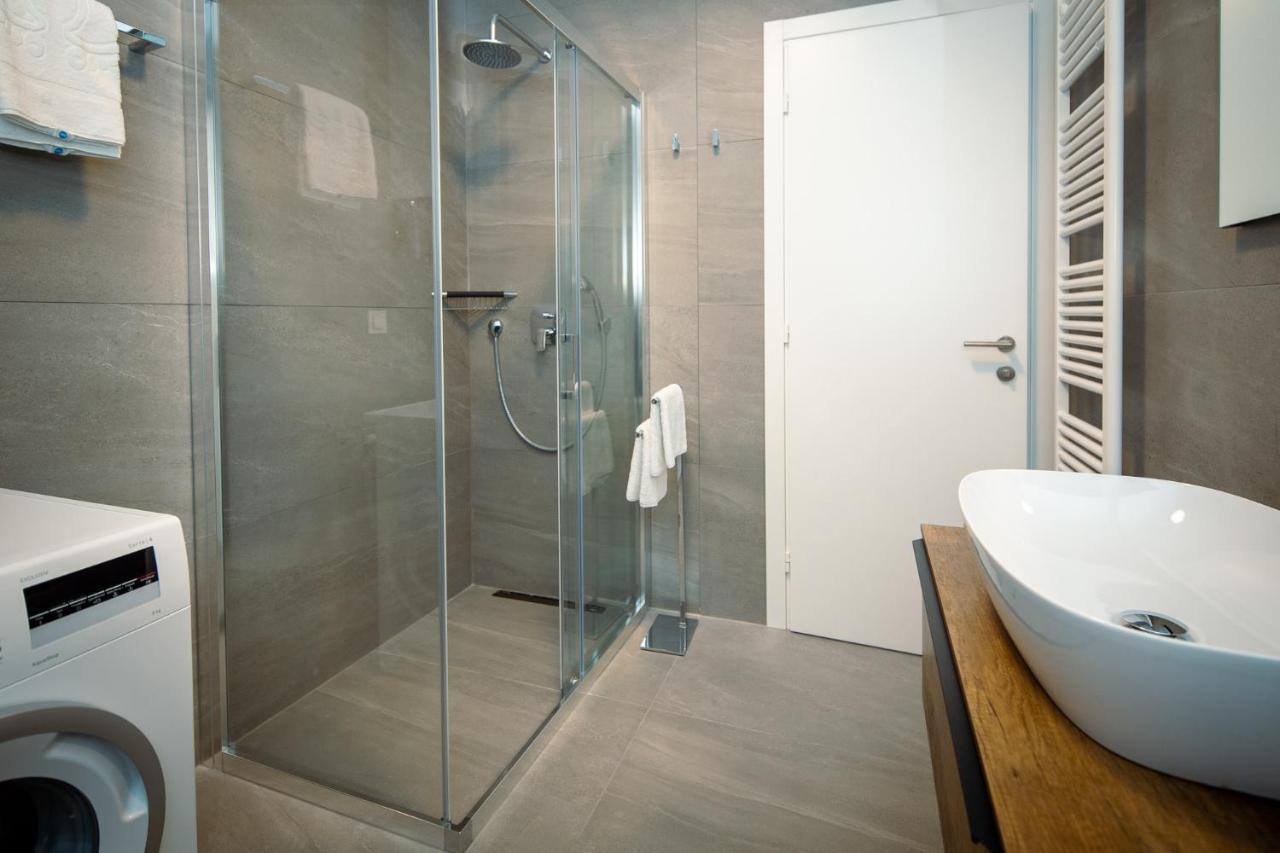 Pr Premium Apartment ロヴィニ エクステリア 写真