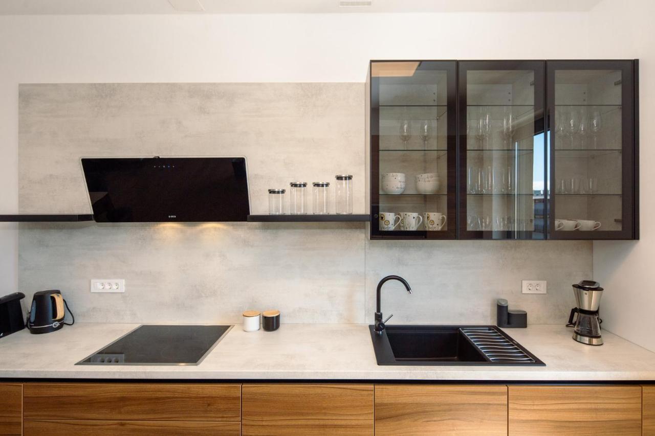 Pr Premium Apartment ロヴィニ エクステリア 写真