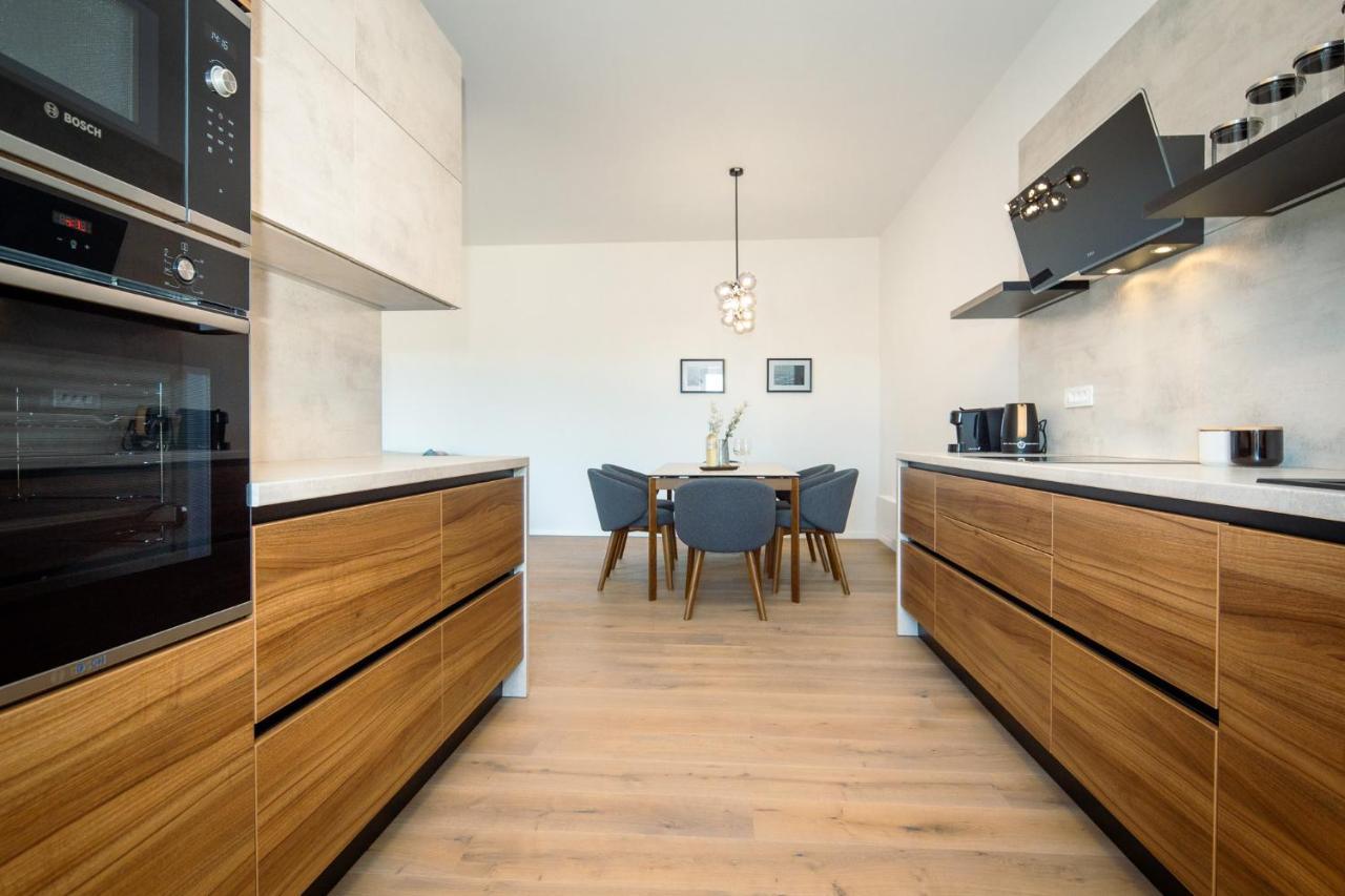 Pr Premium Apartment ロヴィニ エクステリア 写真