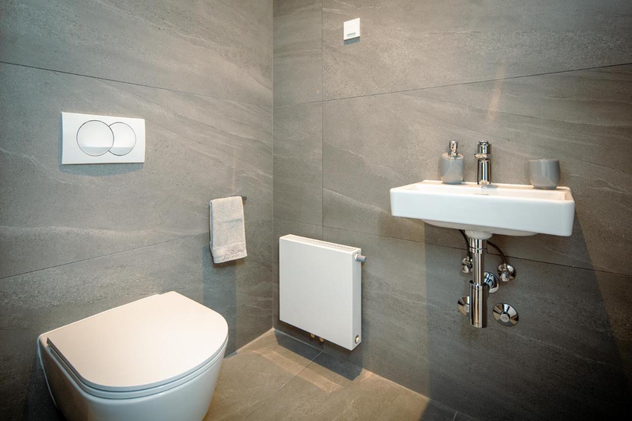 Pr Premium Apartment ロヴィニ エクステリア 写真